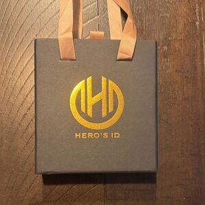 Hero's ID Black Bat Wallet